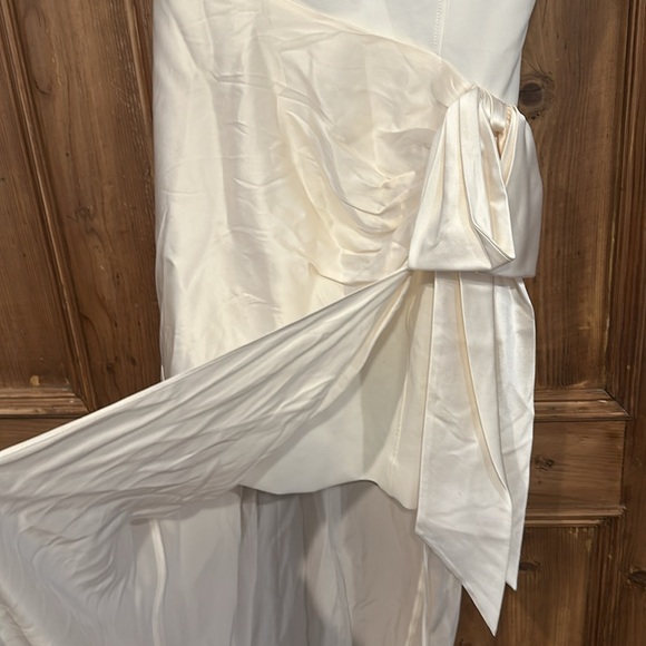 Cinq a Sept Marian Gown - Picture 6 of 10